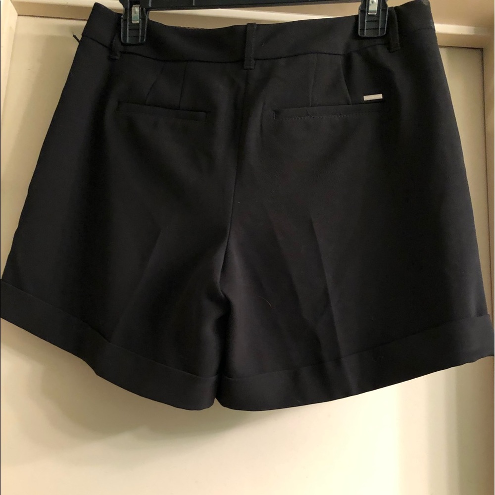 White House Black Market Soft Drape 6” Shorts - Picture 3 of 13